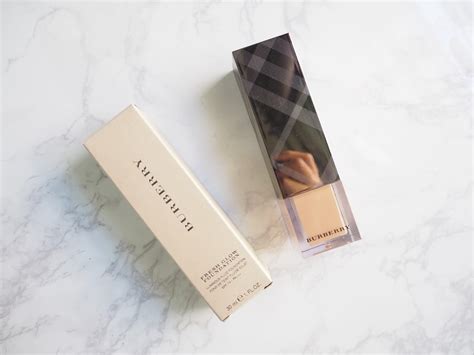 burberry fresh glow luminous fluid foundation|burberry shell eyeshadow review.